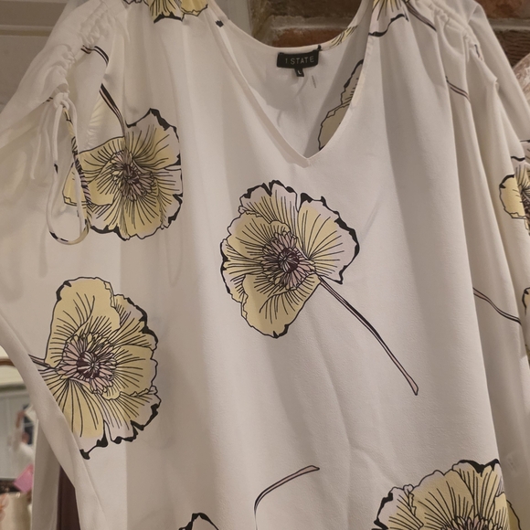 1. State White and Cream Boxy Blouse - Picture 1 of 4